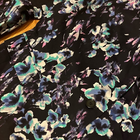 Blazer - Picture 4 of 6